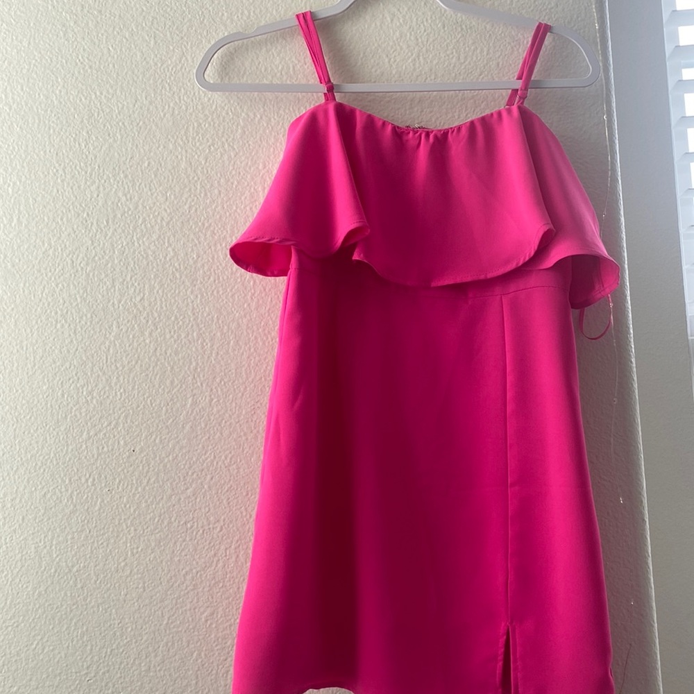Super cute, hot pink dress in perfect condition